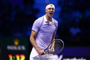 Alexander Zverev domine Andrey Rublev pour son entrée en lice lors des Finales ATP