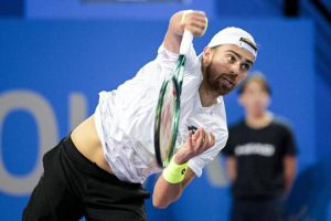 Benjamin Bonzi domine Quentin Halys et file en demi-finales à Metz