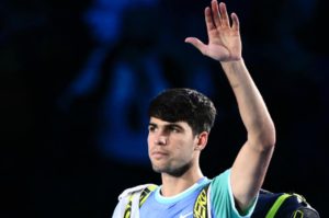 Carlos Alcaraz est éliminé des finales ATP et Zverev s&rsquo;assure la deuxième place