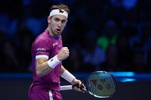 Casper Ruud surclasse Carlos Alcaraz lors du Masters