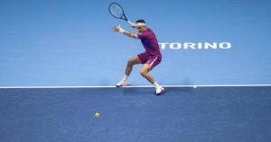 Casper Ruud surprend Carlos Alcaraz en match de poules – rts.ch