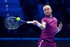 Casper Ruud vient à bout d&rsquo;Andrey Rublev et se qualifie pour les demies des Finales ATP