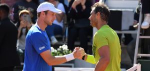 Coupe Davis > Van De Zandschulp, après sa victoire contre Nadal : « Le public était très dur avec moi. C&rsquo;est compréhensible. C&rsquo;est ça de jouer en Espagne contre Rafa »