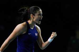 Emma Raducanu bat Viktoria Hruncakova, la Grande-Bretagne prend la tête (Tennis)