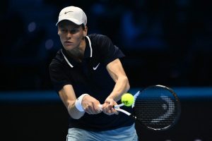 Jannik Sinner réussit ses débuts à Turin face à Alex De Minaur