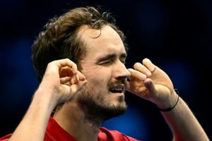 Medvedev rebondit face à De Minaur
