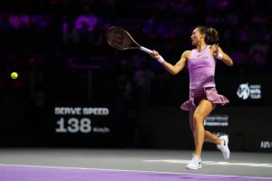 Qinwen Zheng qualifiée pour la finale du Masters aux dépens de Barbora Krejcikova