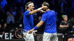 Retraite de Nadal : « Ranger tes bouteilles, ajuster tes cheveux, remettre ton short en place… » Roger Federer livre un message d’adieu très touchant