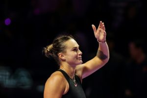 Sabalenka soigne son entrée en battant Zheng en deux sets