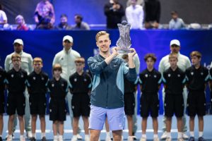 Shapovalov remporte le titre et se rapproche du top-50