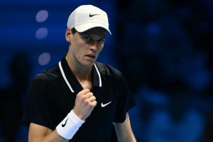 Sinner bat Medvedev et termine premier de son groupe !