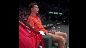 « Tu te bats comme un chien! », quand Humbert se motive contre Alcaraz lors d’un changement de côté