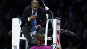 VIDEO. Tennis : boudé par Nadal depuis dix ans, cet arbitre brésilien prend sa retraite après la finale du Masters de Turin