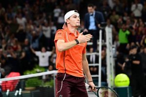 Vainqueur de Karen Khachanov, Ugo Humbert se qualifie pour la finale à Bercy, sa première en Masters 1000