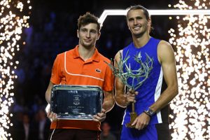 Zverev, bien trop fort pour Humbert, succède à Djokovic à Paris !