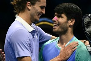 Zverev en patron dans le dernier carré, Alcaraz fait ses valises