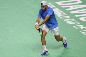 l&rsquo;Argentine marque le premier point contre l&rsquo;Italie, Sinner dos au mur