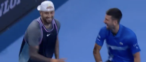 ATP – Brisbane, Vidéos > Kyrgios marque son retour, Djokovic est mort de rire !