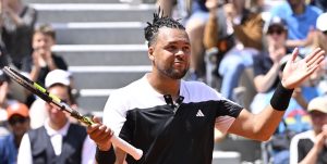 ATP, Exhibition > Jo-Wilfried Tsonga battu pour son grand retour sur les courts