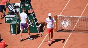 ATP > L&rsquo;aveu de la mère de Tsitsipas sur la finale de Roland-Garros 2021 : « Quand Djokovic a pris sa pause toilette, cela a duré, de mon point de vue, parce que nous étions assis et que nous attendions, un temps infiniment long. Et quand il est revenu, je savais que Novak allait gagner »