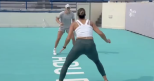 Vidéos, WTA > Les images très surprenantes de Sabalenka et Swiatek avant le début de saison 2025 !