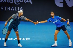 associé à Kyrgios, Djokovic lance sa saison par un succès en double