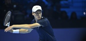 ATP > Rick Macci : « Jannik Sinner est là pour rester longtemps sur le circuit. Car lorsque vous contrôlez la ligne de fond et que votre puissance de feu reste solide comme le roc pendant plus d&rsquo;une heure, vous allez être difficile à ébranler »