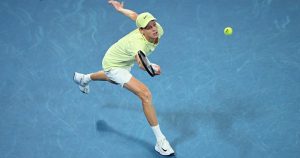 Carnet 13 – Sinner, le nouveau « maître-étalon », Zverev entre attentisme et grande classe, un petit Suisse qui fait rêver et des huées pour Djokovic – rts.ch