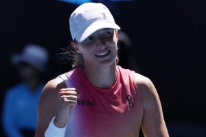 Iga Swiatek domine aisément Emma Navarro et file en demi-finales à l&rsquo;Open d&rsquo;Australie