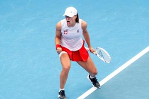Iga Swiatek s&rsquo;impose contre Elena Rybakina et hisse la Pologne en finale de l&rsquo;United Cup