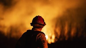 Incendies à Los Angeles : « Que les gens fassent des choses comme ça… » Une légende du tennis se fait voler ses trophées après les avoir sauvés des flammes