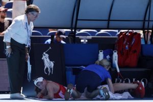 Inquiétude pour Elena Rybakina, qualifiée pour les 8es de l&rsquo;Open d&rsquo;Australie mais touchée au dos