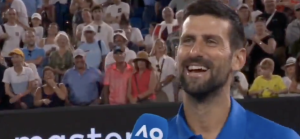 Insolite, Open d&rsquo;Australie > Djokovic, après sa victoire en quatre sets contre le 125e mondial : « Selon les sages paroles de Monsieur Medvedev, si la future génération joue de cette façon, elle aura tout : l&rsquo;argent, les filles, le casino »