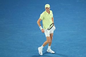 Jannik Sinner domine Alexander Zverev et s&rsquo;offre un doublé à l&rsquo;Open d&rsquo;Australie