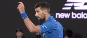 La célébration très agacée de Djokovic après sa victoire contre Machac au troisième tour