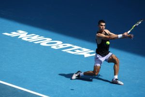 Le lob de revers en bout de course d’Alcaraz contre Borges