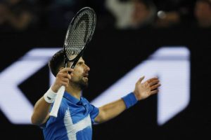 Novak Djokovic remporte le choc contre Carlos Alcaraz et retrouvera Alexander Zverev en demi-finales de l&rsquo;Open d&rsquo;Australie