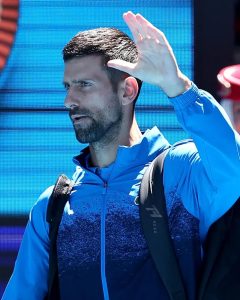 Novak Djokovic se retire sur lésion et sous les huées du public