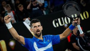 Open d&rsquo;Australie > Djokovic annule son entraînement, Craig Tiley, le directeur du tournoi, donne des nouvelles : « J&rsquo;ai passé suffisamment de temps avec Novak et je pense qu&rsquo;il sera non seulement prêt pour les demi-finales, mais aussi pour jouer plus tard »