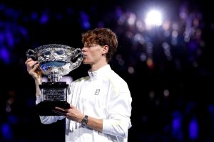 Open d’Australie. « Juste trop fort », le N.1 mondial Jannik Sinner réalise le doublé à Melbourne