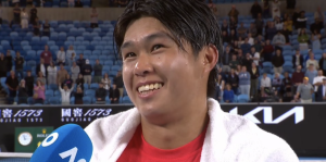 Open d&rsquo;Australie > Learner Tien, après son incroyable victoire en cinq sets contre Medvedev : « Dans le quatrième set, j&rsquo;avais tellement envie d&rsquo;uriner que je voulais juste finir rapidement »