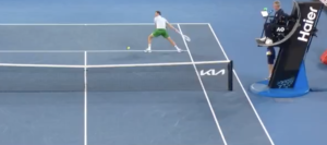Open d&rsquo;Australie, Vidéos > « Expliquez-moi comment Daniil Medvedev a pu faire cela à 2 heures du matin et à deux points de perdre le match », lance, sous le choc, le journaliste José Moron