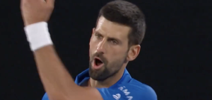 Open d&rsquo;Australie, Vidéos > La colère de Djokovic après sa victoire au premier tour !