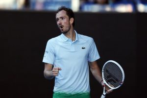 Poussé au 5e set par le 418e mondial, Daniil Medvedev se qualifie pour le 2e tour de l&rsquo;Open d&rsquo;Australie