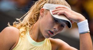 WTA – Dubaï > Mirra Andreeva : « Je me souviens qu&rsquo;une fois, à 14 ans, j&rsquo;ai reçu un message après une défaite qui disait : &lsquo;regarde autour de toi parce que je vais te trouver et je vais te couper les bras' »