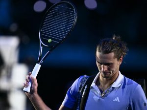 Zverev réconforté par Sinner après sa défaite