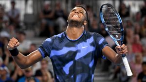 encore une pluie d&rsquo;aces pour Mpetshi Perricard, qui attend Djokovic en demi-finale à Brisbane