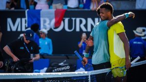 &lsquo;il n&rsquo;a pas 38 ans… », Mpetshi Perricard bluffé par l&rsquo;inusable Monfils, vainqueur du choc des générations