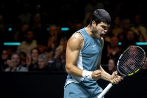 Alcaraz vient à bout d’un Cilic accrocheur pour ses débuts à Doha