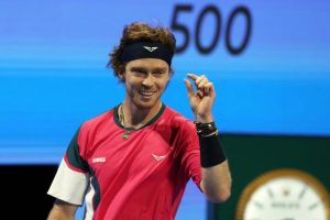 Andrey Rublev écarte Félix Auger-Aliassime et se qualifie pour la finale de l&rsquo;Open de Doha